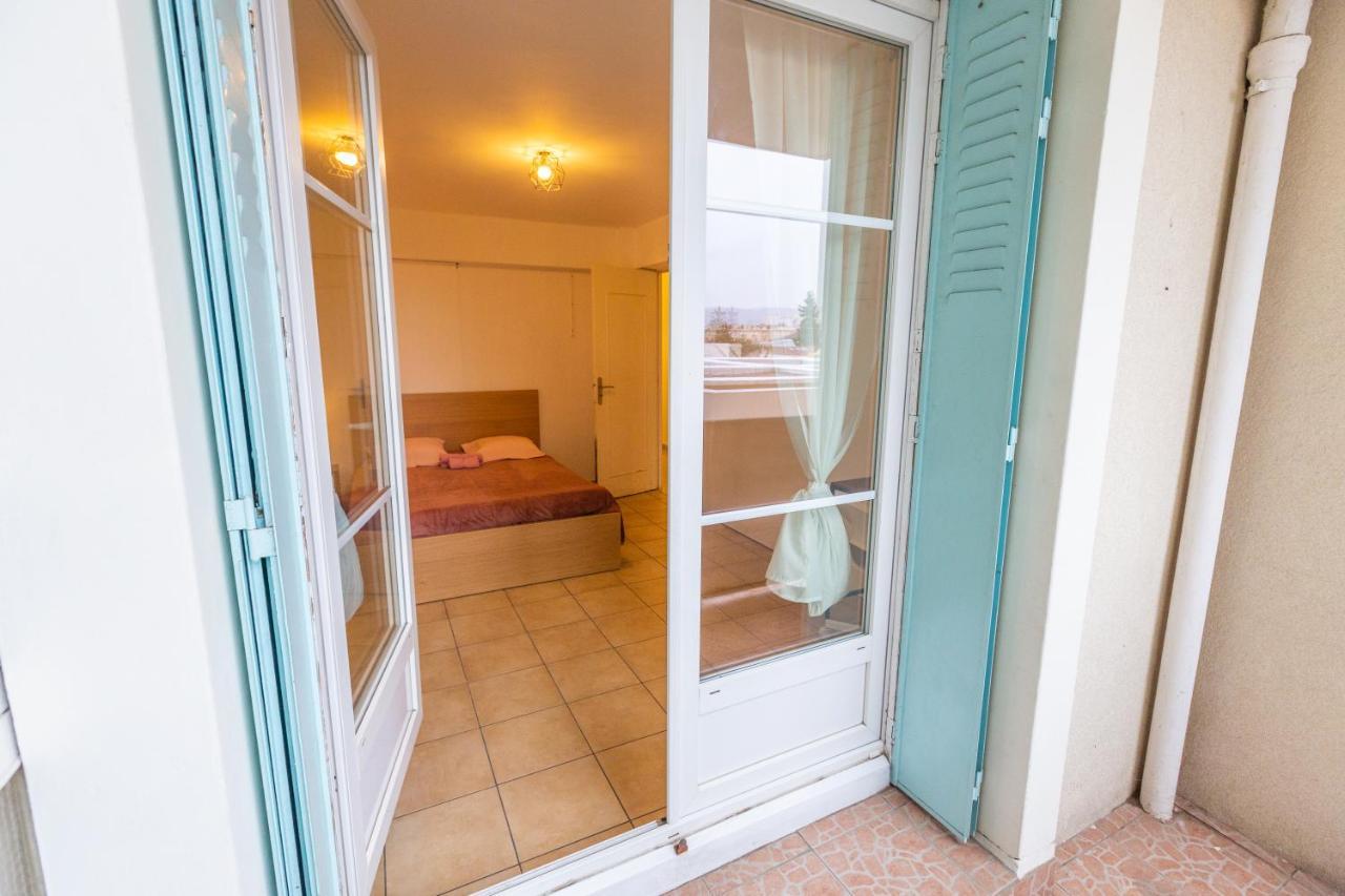 Superbe T4 Renove Spacieux Avec Stationnement Libre Et Gratuit Marseille Exterior photo