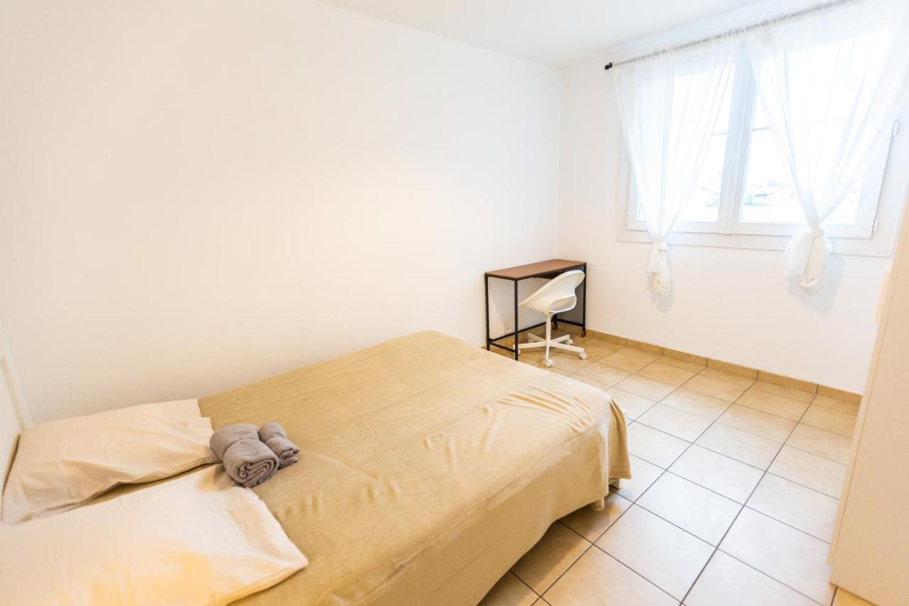 Superbe T4 Renove Spacieux Avec Stationnement Libre Et Gratuit Marseille Exterior photo