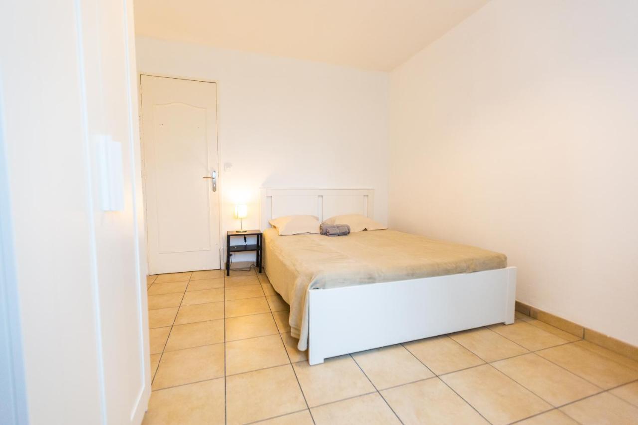 Superbe T4 Renove Spacieux Avec Stationnement Libre Et Gratuit Marseille Exterior photo