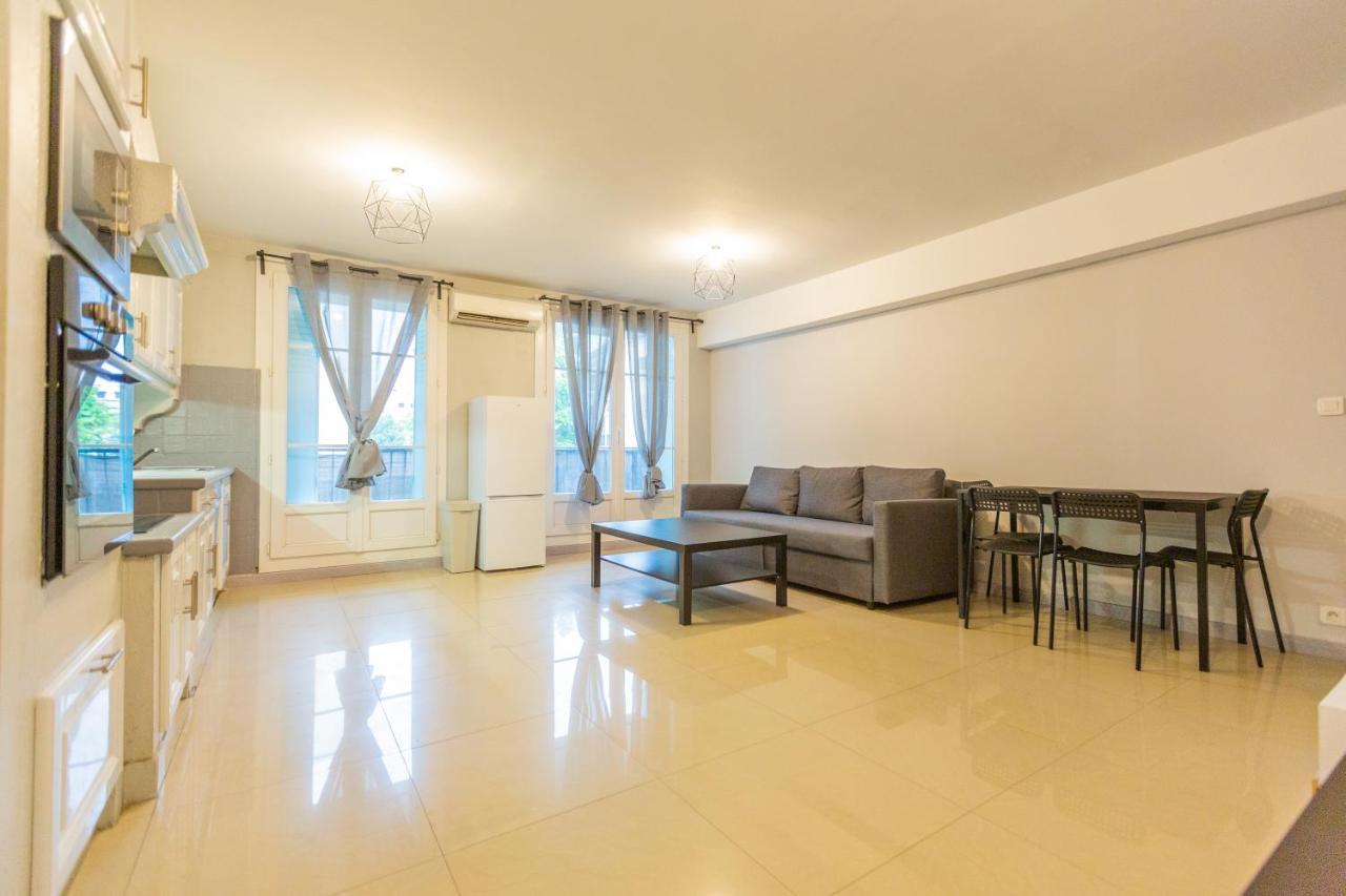Superbe T4 Renove Spacieux Avec Stationnement Libre Et Gratuit Marseille Exterior photo